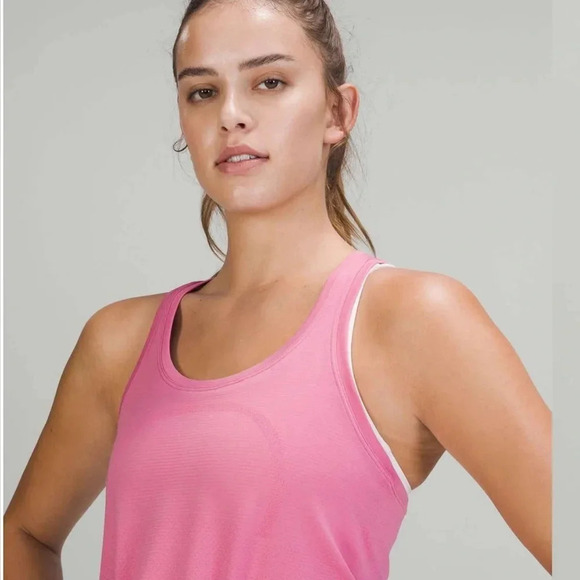 Lululemon Swiftly Tech Racerback Top 2.0 Race Length in Pink Blossom - Picture 2 of 9